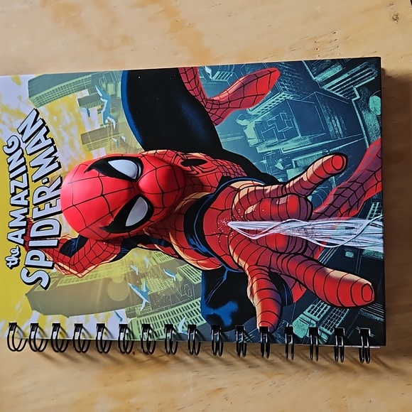 MARVEL SPIDERMAN SQUISHY JOURNAL - Picture 9 of 9